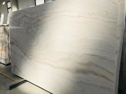 سنگ تراورتن بمانی نژاد مناسب استفاده در فضا های پر تردد مانند لابی و سالن‌ ها